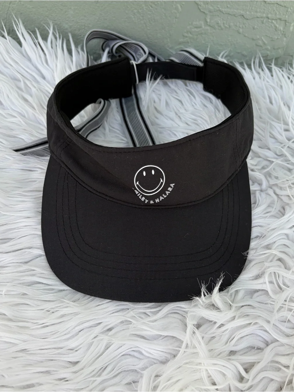 HALARA Black Smiley Visor